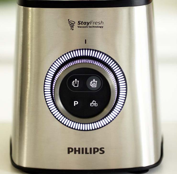 blender próżniowy Philips oprócz automatycznych programów posiada tryb ręczny umożliwiający płynną regulację prędkości. 